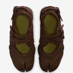 Nike Women's Chocolate Brown Leather Flats